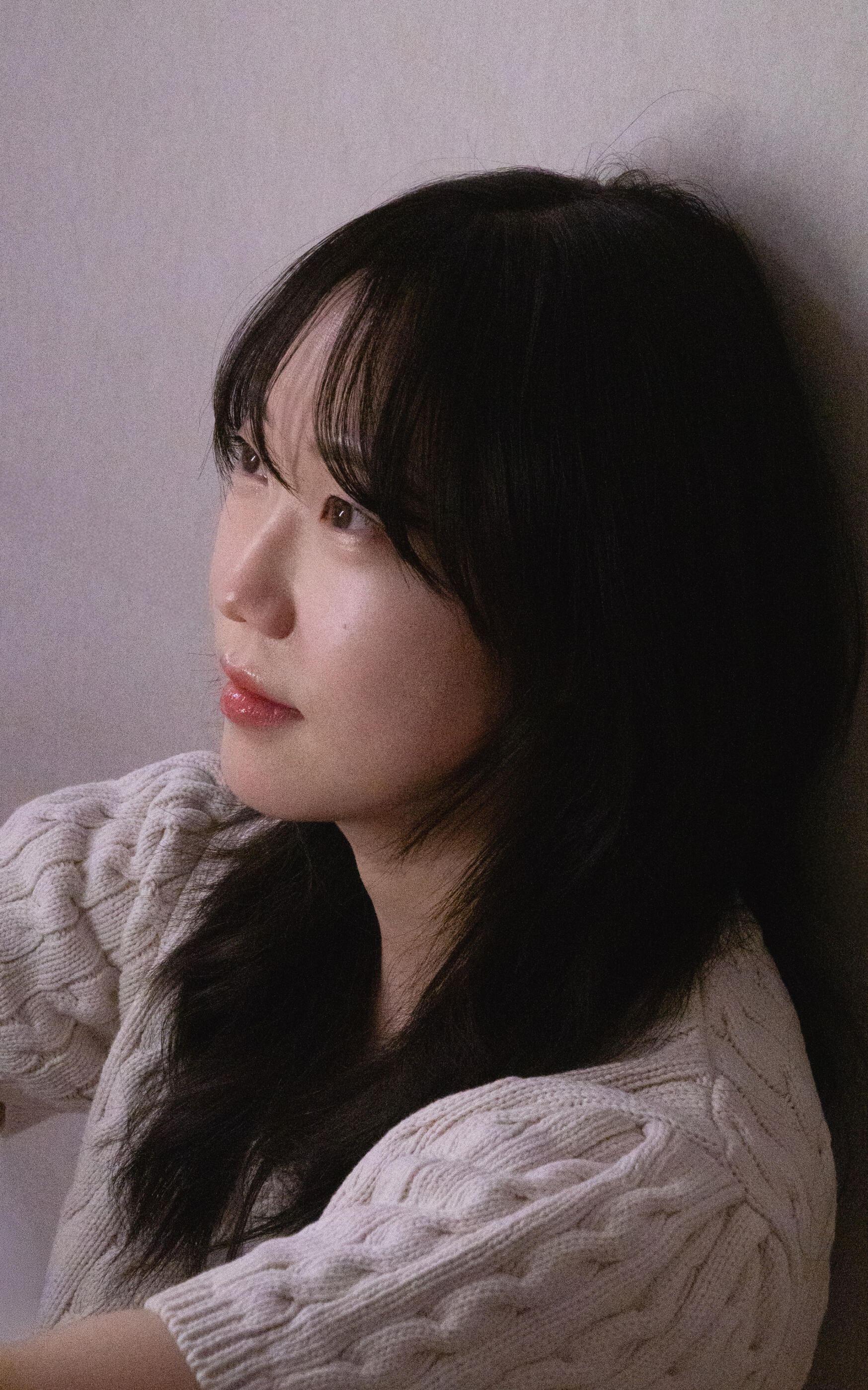 Breigh, independent singer-songwriter represented by DMJ Sync